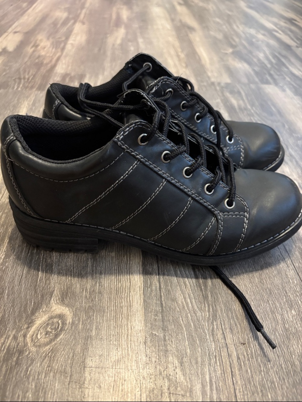 Men's Black Casual Lace-Up Sneakers with Contrast Stitching
